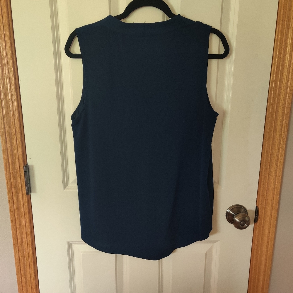 Worthington Blue Sleeveless Blouse V-Neck Relaxed Fit - Picture 2 of 2
